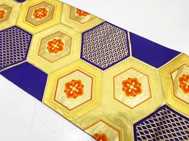 アンティーク　花亀甲に古典柄織り出し袋帯（着用可）